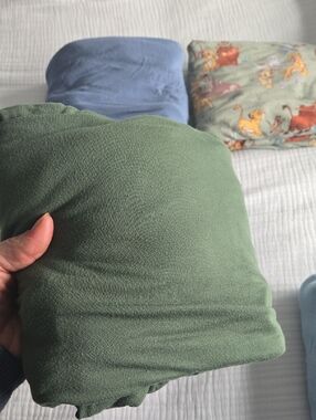 Kyte Baby Crib Sheet in Hunter